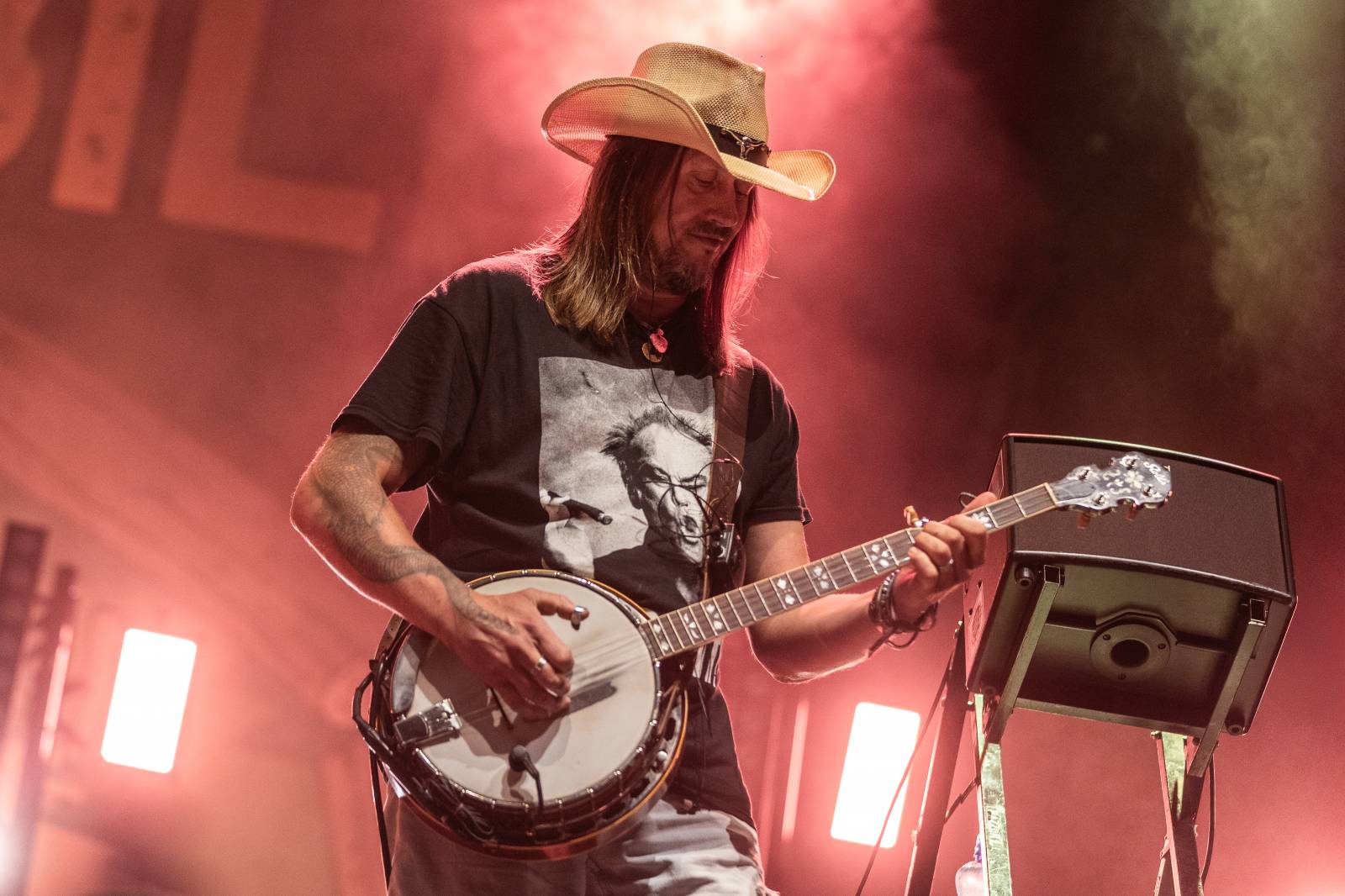 Hrady CZ na Bezdězu: Dojemné proslovy Marpa, punková rozcvička Visacího zámku i velkolepá show Dymytry