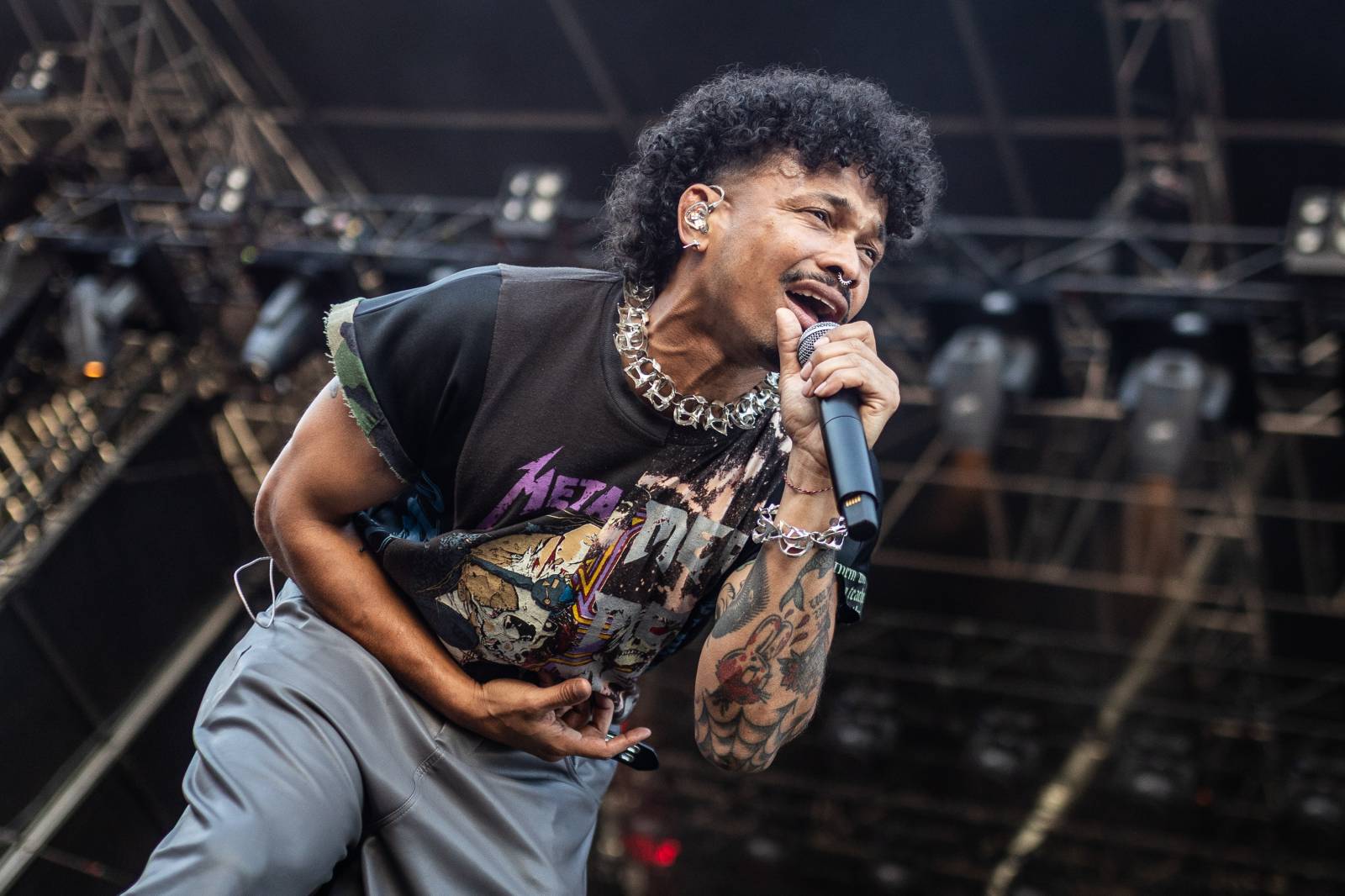 Hrady CZ na Bezdězu: Dojemné proslovy Marpa, punková rozcvička Visacího zámku i velkolepá show Dymytry