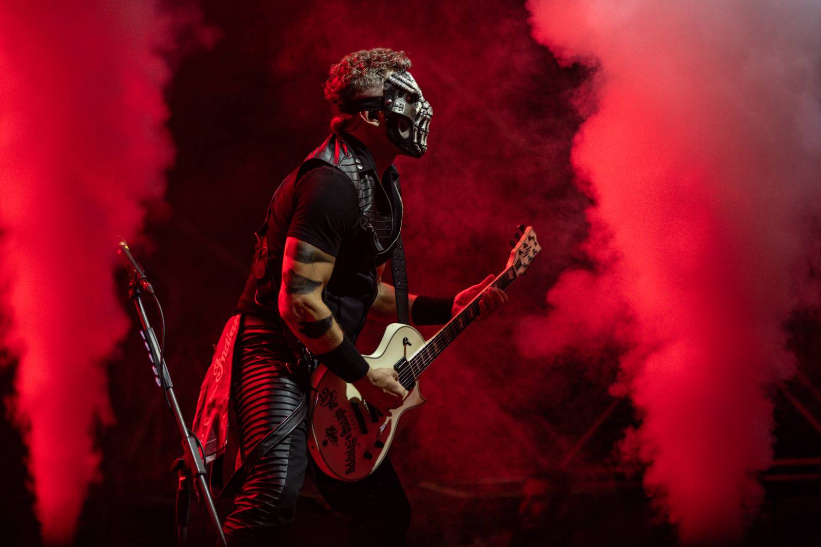 Hrady CZ na Bezdězu: Dojemné proslovy Marpa, punková rozcvička Visacího zámku i velkolepá show Dymytry