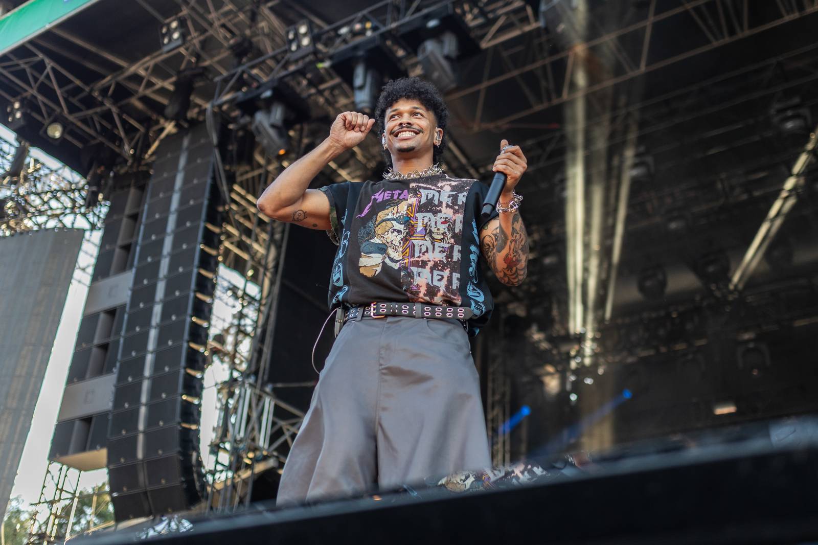 Hrady CZ na Bezdězu: Dojemné proslovy Marpa, punková rozcvička Visacího zámku i velkolepá show Dymytry