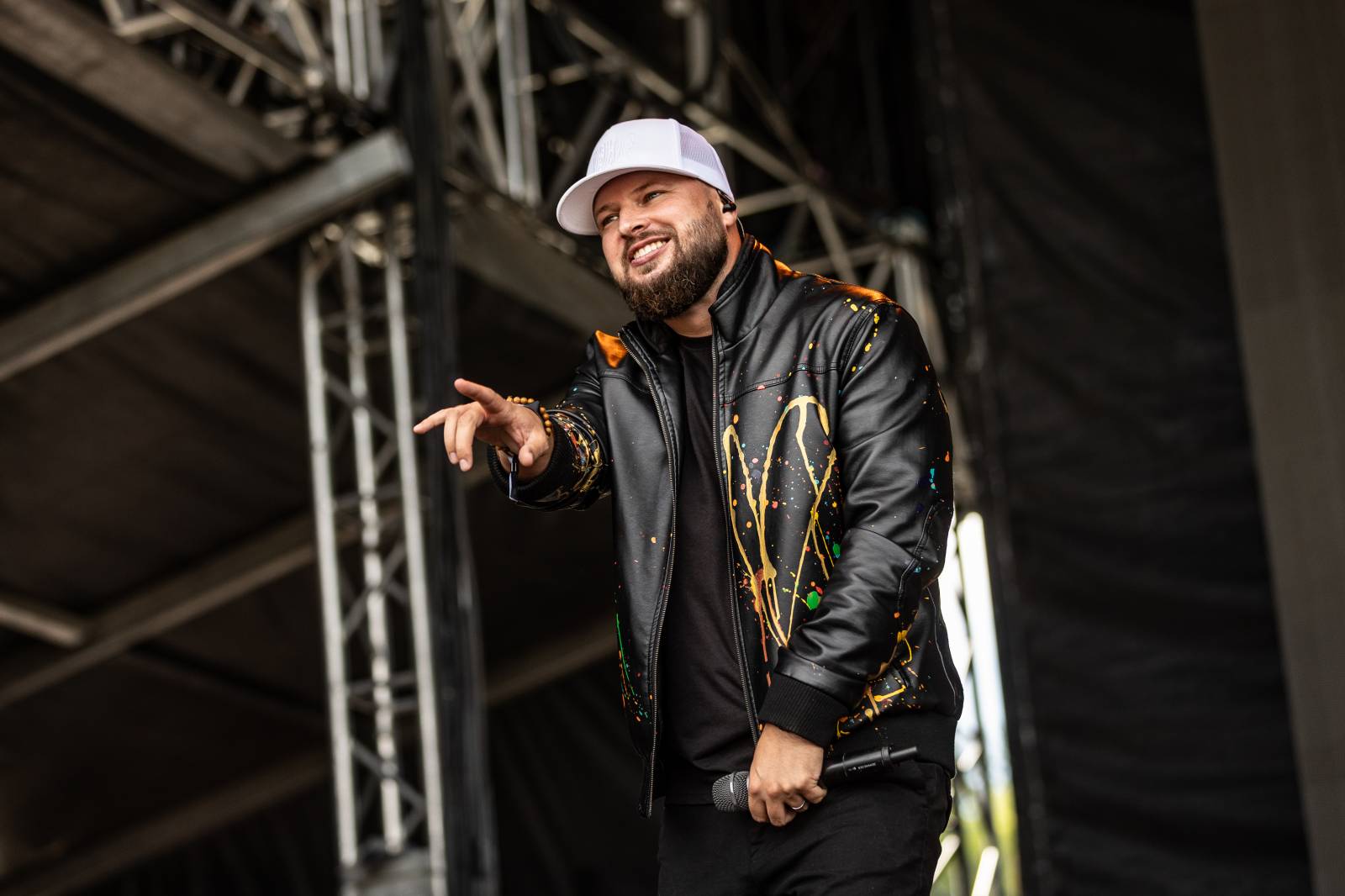 Hrady CZ na Bezdězu: Dojemné proslovy Marpa, punková rozcvička Visacího zámku i velkolepá show Dymytry