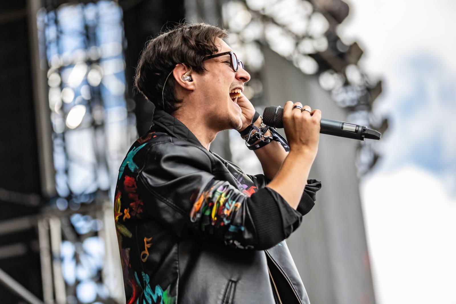 Hrady CZ na Bezdězu: Dojemné proslovy Marpa, punková rozcvička Visacího zámku i velkolepá show Dymytry