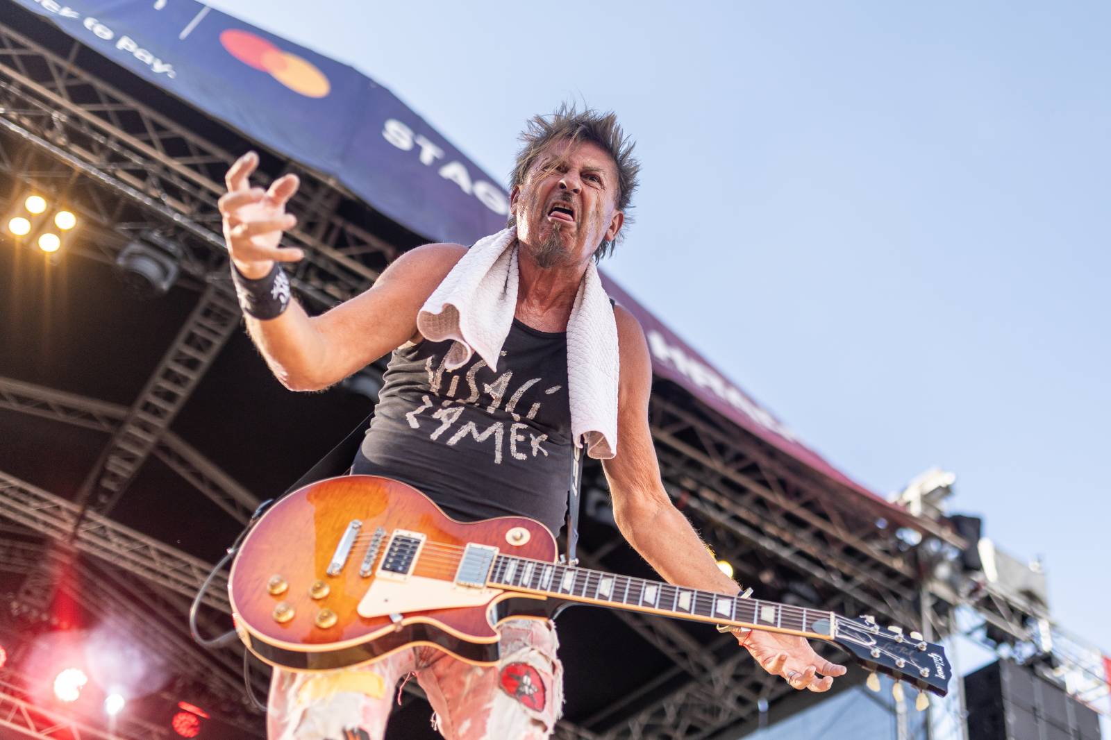 Hrady CZ na Bezdězu: Dojemné proslovy Marpa, punková rozcvička Visacího zámku i velkolepá show Dymytry