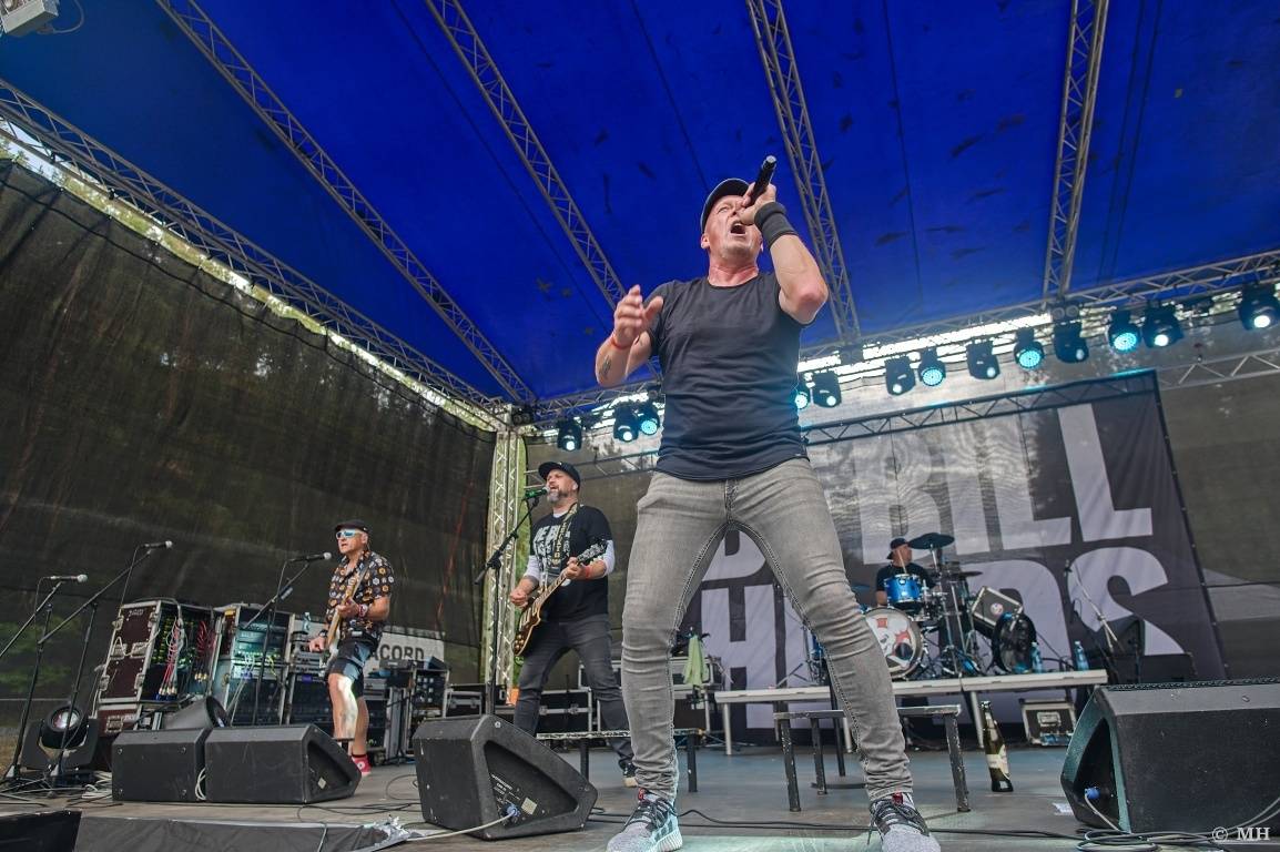 Rockové léto na Mži slavilo deset let. Festivalu blahopřáli Cocotte Minute, Komunál, De Bill Heads i Septic People