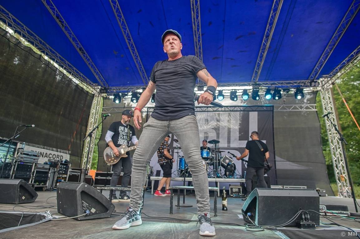 Rockové léto na Mži slavilo deset let. Festivalu blahopřáli Cocotte Minute, Komunál, De Bill Heads i Septic People