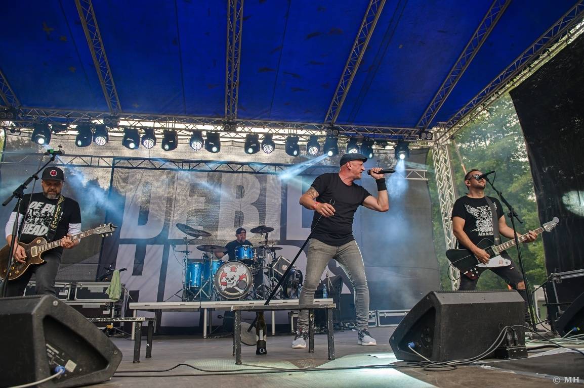 Rockové léto na Mži slavilo deset let. Festivalu blahopřáli Cocotte Minute, Komunál, De Bill Heads i Septic People