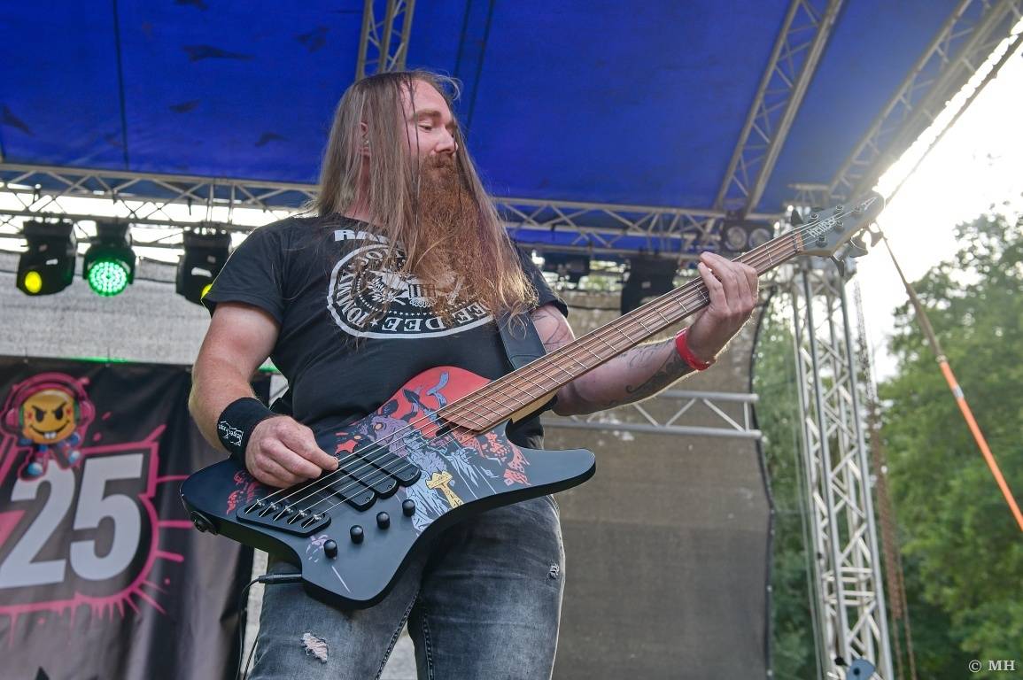 Rockové léto na Mži slavilo deset let. Festivalu blahopřáli Cocotte Minute, Komunál, De Bill Heads i Septic People