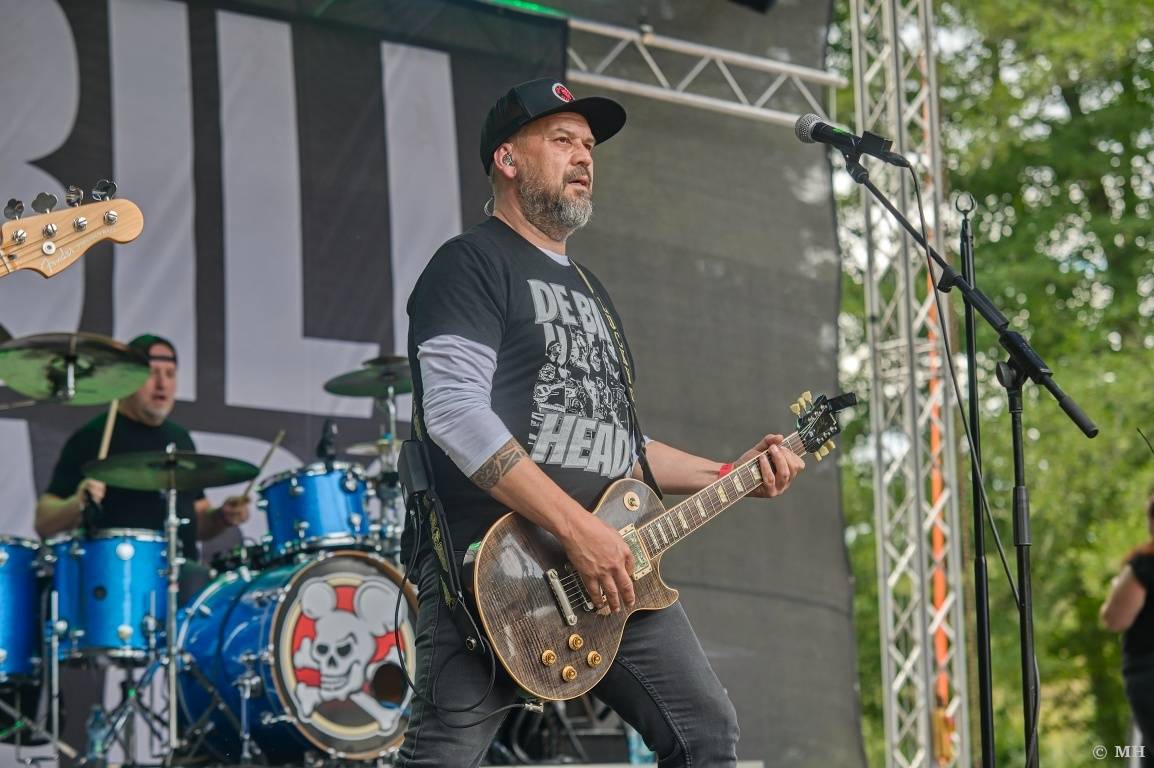 Rockové léto na Mži slavilo deset let. Festivalu blahopřáli Cocotte Minute, Komunál, De Bill Heads i Septic People