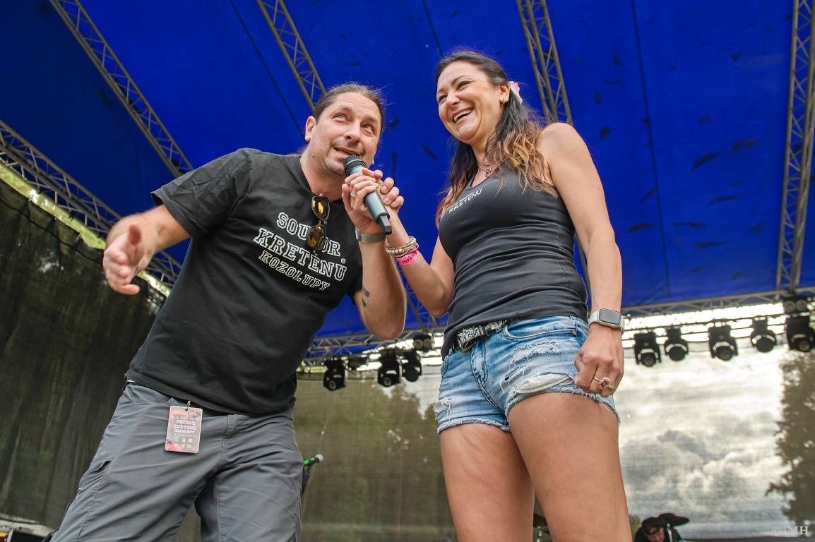 Rockové léto na Mži slavilo deset let. Festivalu blahopřáli Cocotte Minute, Komunál, De Bill Heads i Septic People