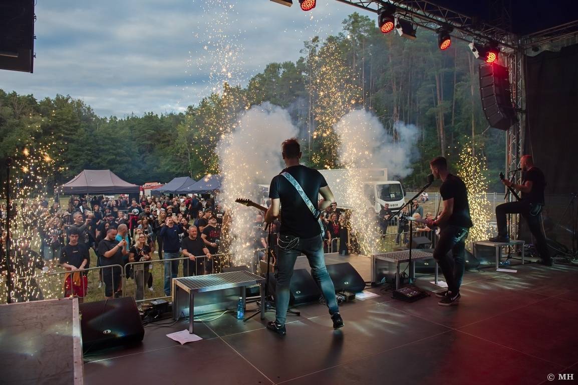 Rockové léto na Mži slavilo deset let. Festivalu blahopřáli Cocotte Minute, Komunál, De Bill Heads i Septic People