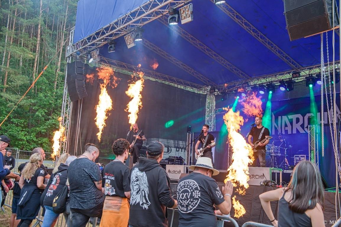 Rockové léto na Mži slavilo deset let. Festivalu blahopřáli Cocotte Minute, Komunál, De Bill Heads i Septic People