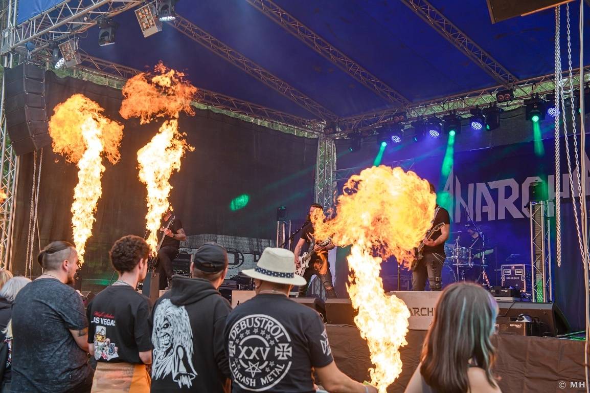 Rockové léto na Mži slavilo deset let. Festivalu blahopřáli Cocotte Minute, Komunál, De Bill Heads i Septic People