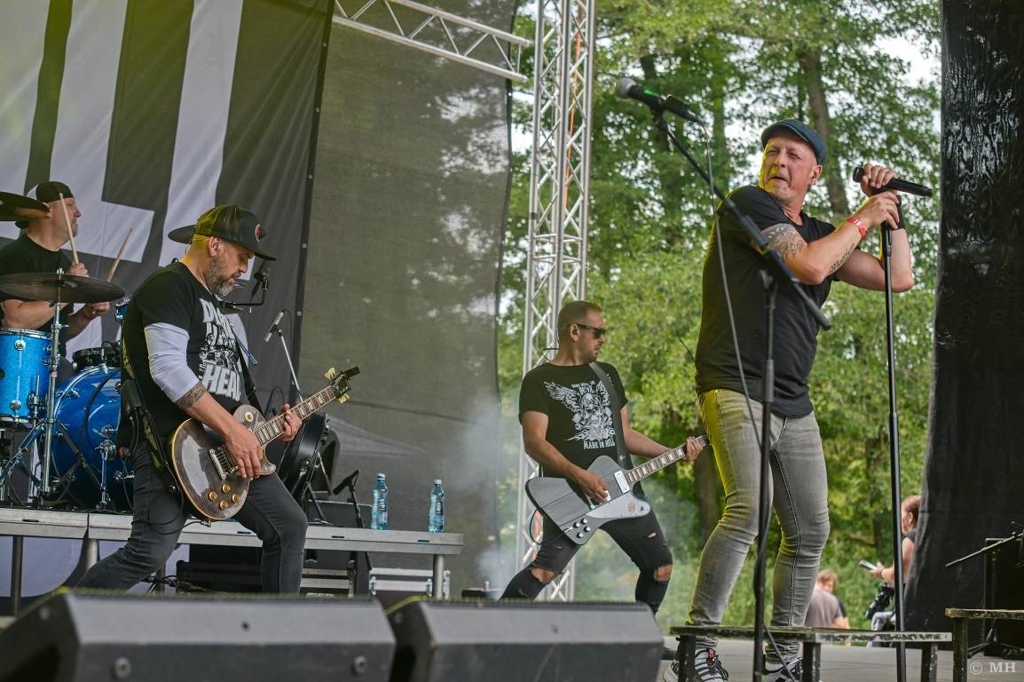 Rockové léto na Mži slavilo deset let. Festivalu blahopřáli Cocotte Minute, Komunál, De Bill Heads i Septic People