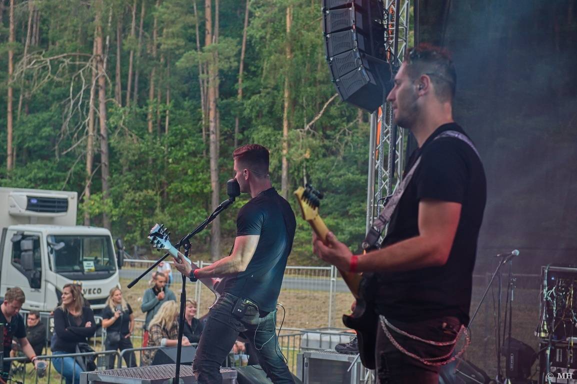 Rockové léto na Mži slavilo deset let. Festivalu blahopřáli Cocotte Minute, Komunál, De Bill Heads i Septic People