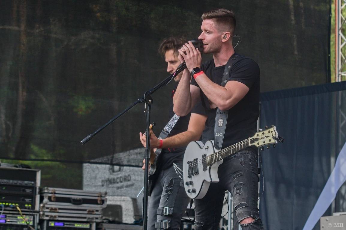 Rockové léto na Mži slavilo deset let. Festivalu blahopřáli Cocotte Minute, Komunál, De Bill Heads i Septic People