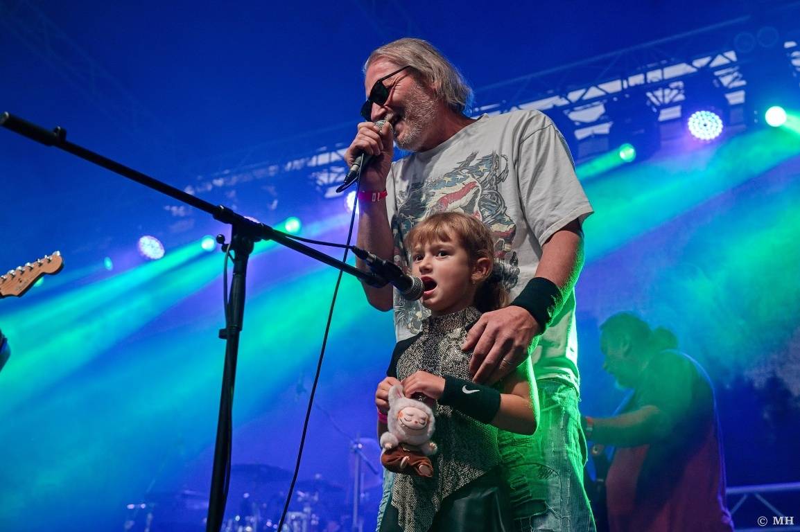 Rockové léto na Mži slavilo deset let. Festivalu blahopřáli Cocotte Minute, Komunál, De Bill Heads i Septic People