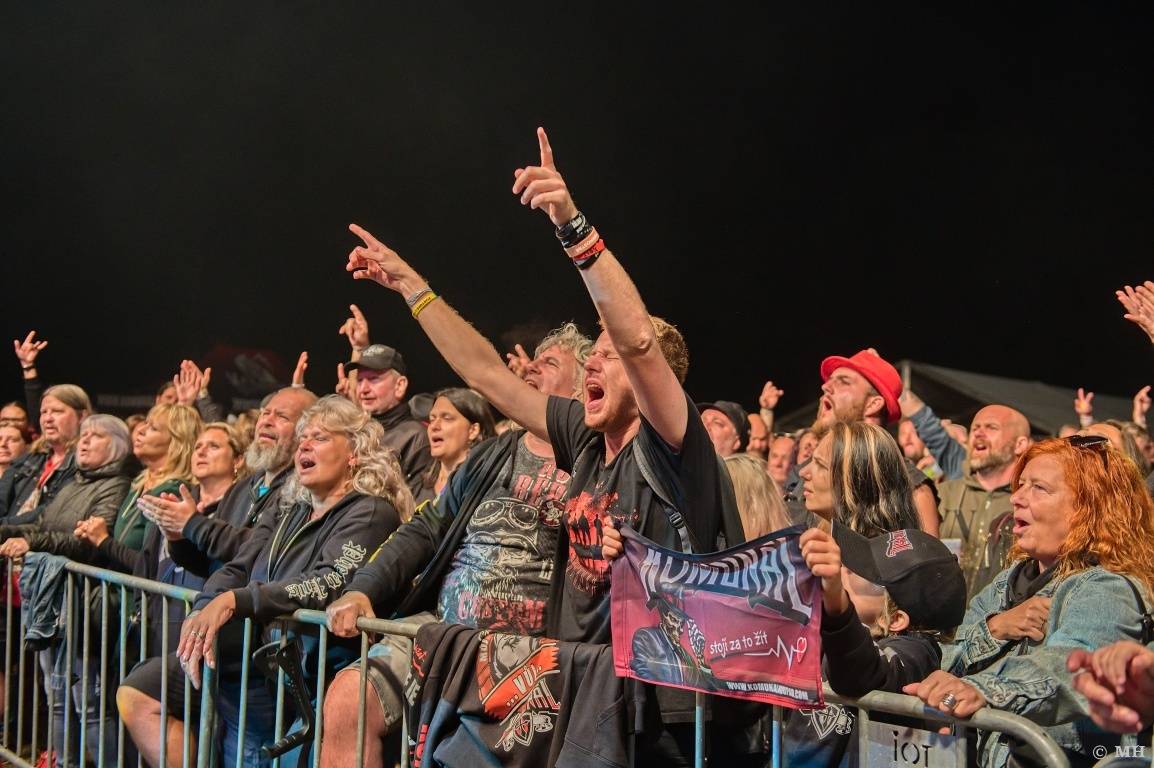 Rockové léto na Mži slavilo deset let. Festivalu blahopřáli Cocotte Minute, Komunál, De Bill Heads i Septic People