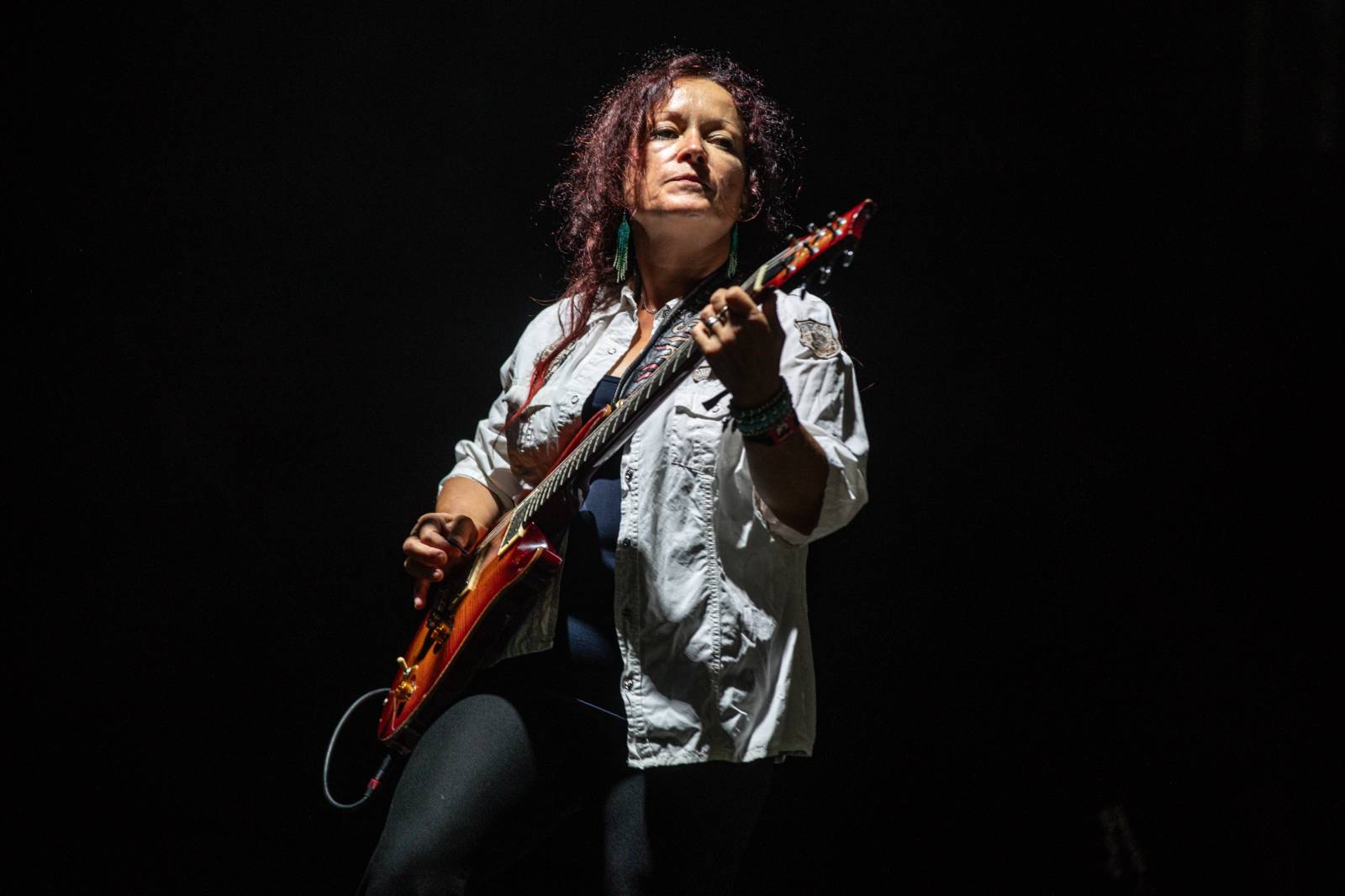 Druhý den na Hradech CZ na Bezdězu: Henych 666 strhli (ne)metalisty, Robert Kodym házel kytaru mezi fanoušky