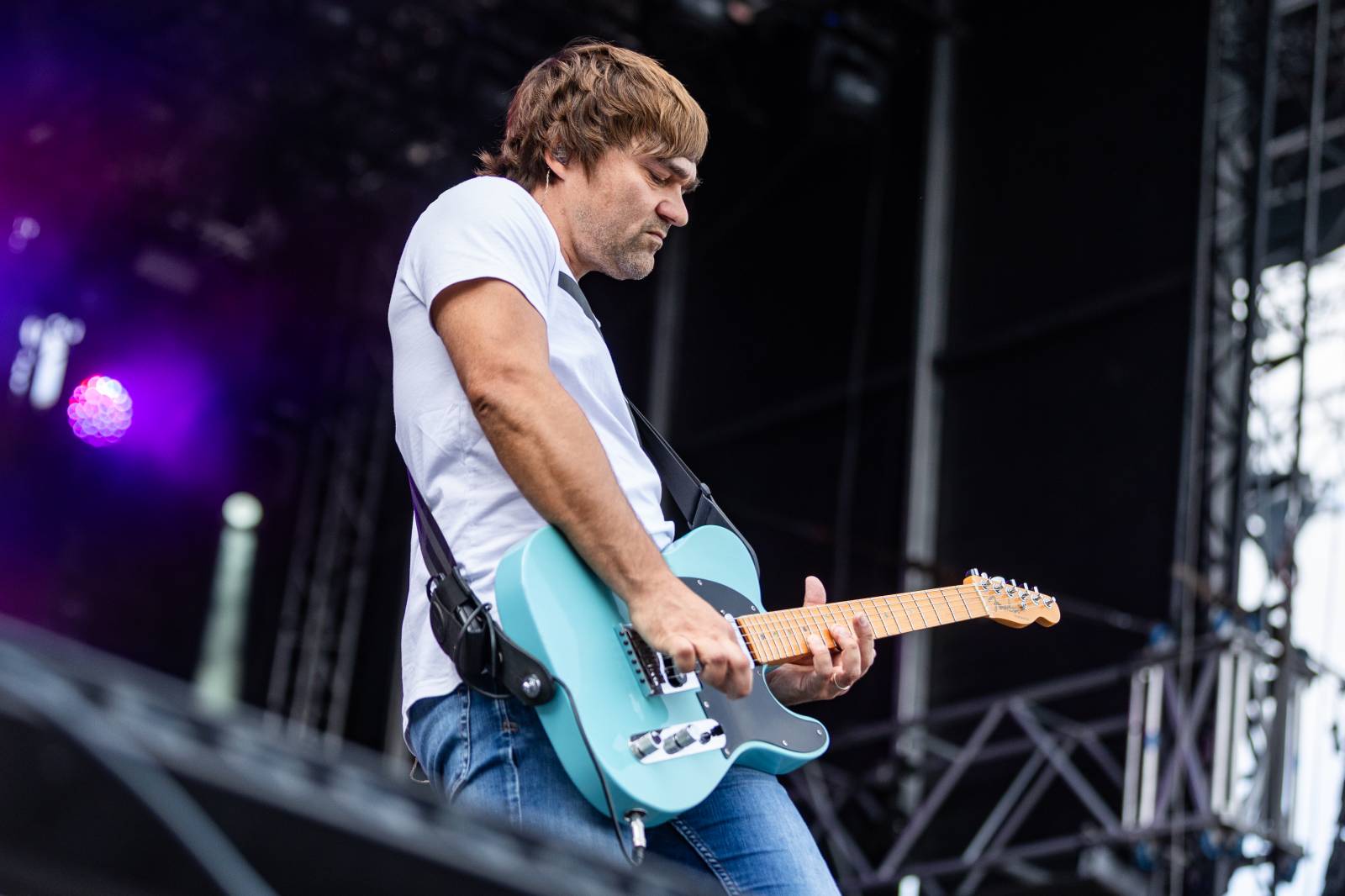 Druhý den na Hradech CZ na Bezdězu: Henych 666 strhli (ne)metalisty, Robert Kodym házel kytaru mezi fanoušky