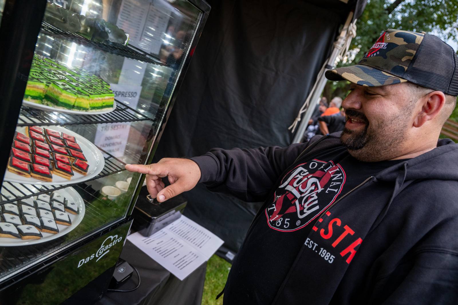 Tři sestry nezastavil ani déšť. V Hořicích pozvali fanoušky na oslavu narozenin do O2 areny