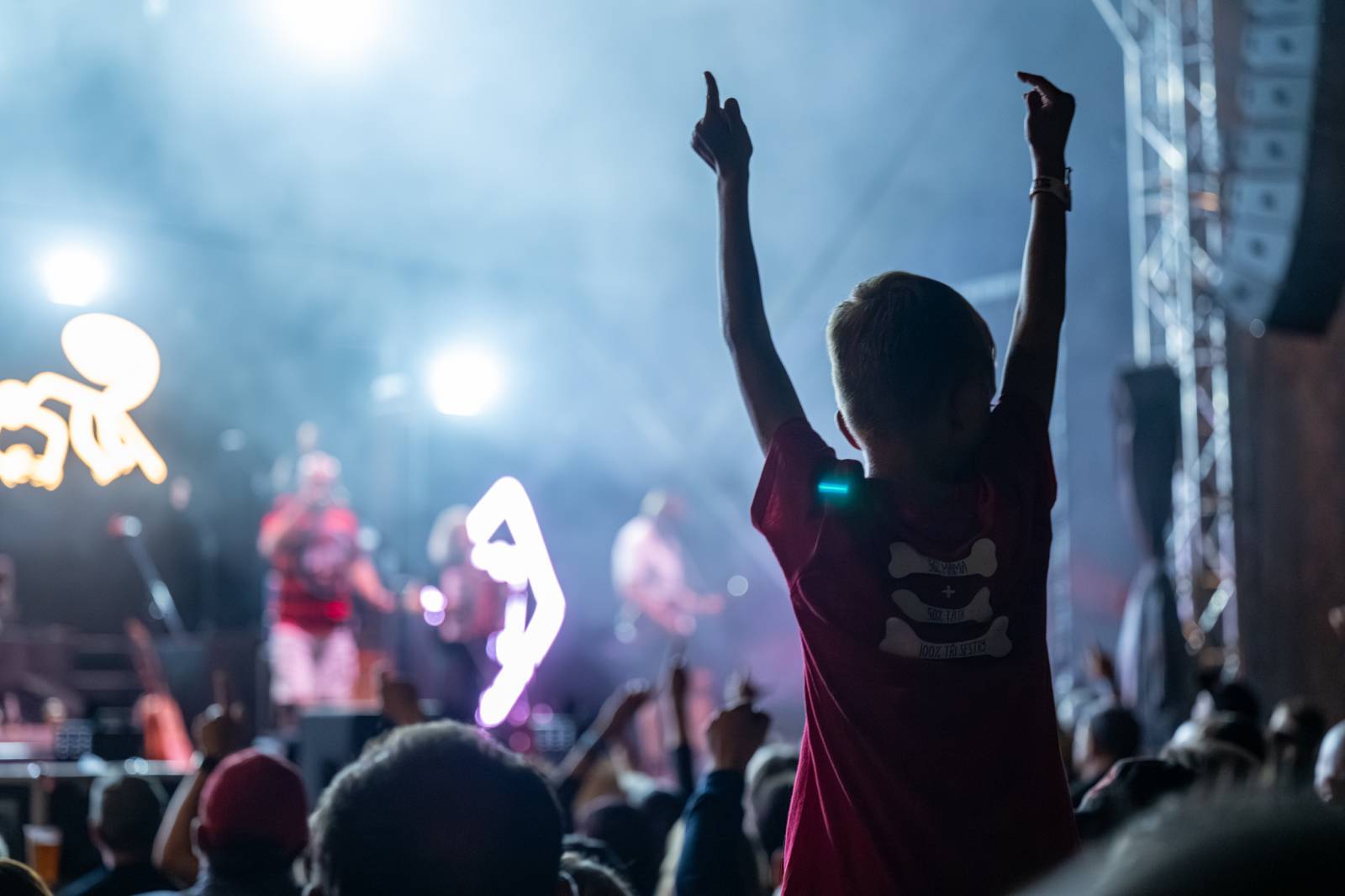Tři sestry nezastavil ani déšť. V Hořicích pozvali fanoušky na oslavu narozenin do O2 areny