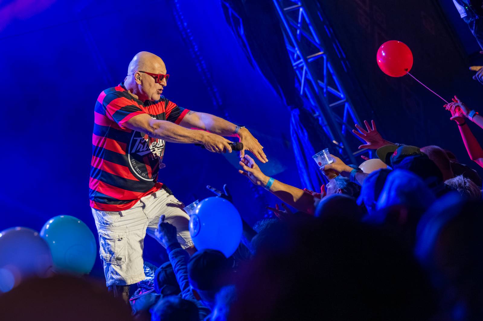 Tři sestry nezastavil ani déšť. V Hořicích pozvali fanoušky na oslavu narozenin do O2 areny