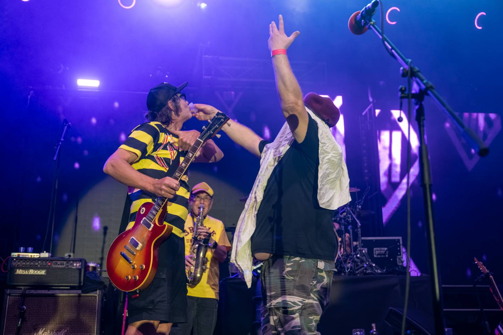 Tři sestry nezastavil ani déšť. V Hořicích pozvali fanoušky na oslavu narozenin do O2 areny