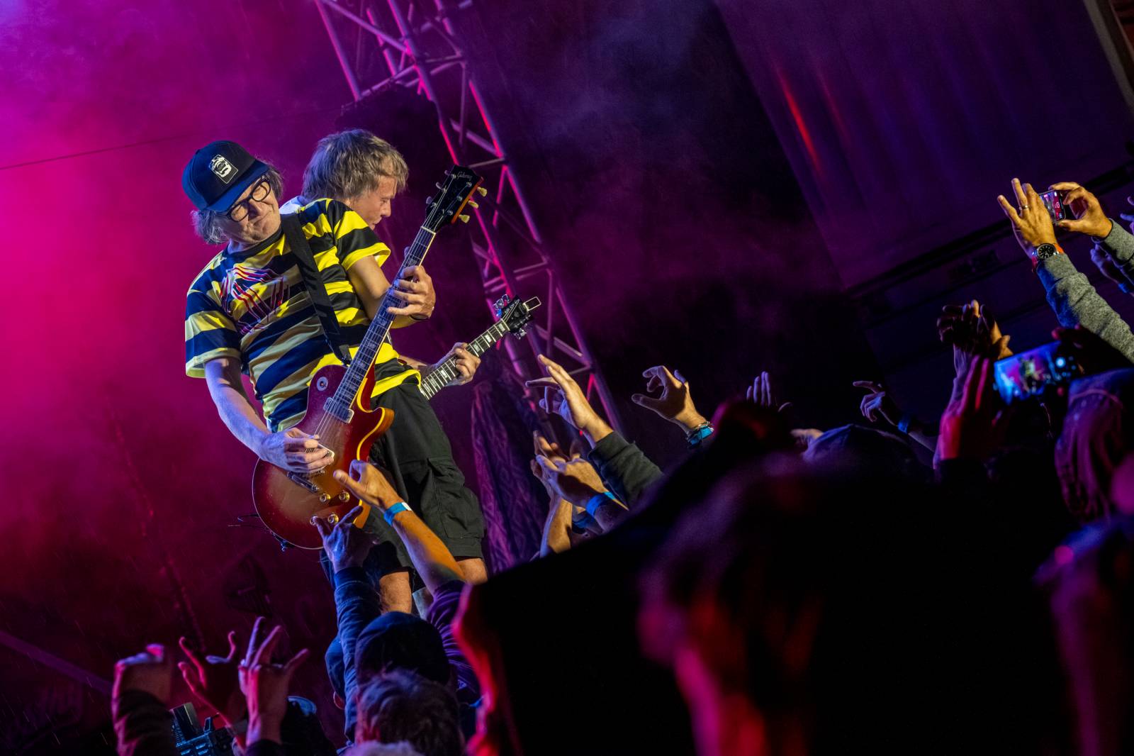 Tři sestry nezastavil ani déšť. V Hořicích pozvali fanoušky na oslavu narozenin do O2 areny