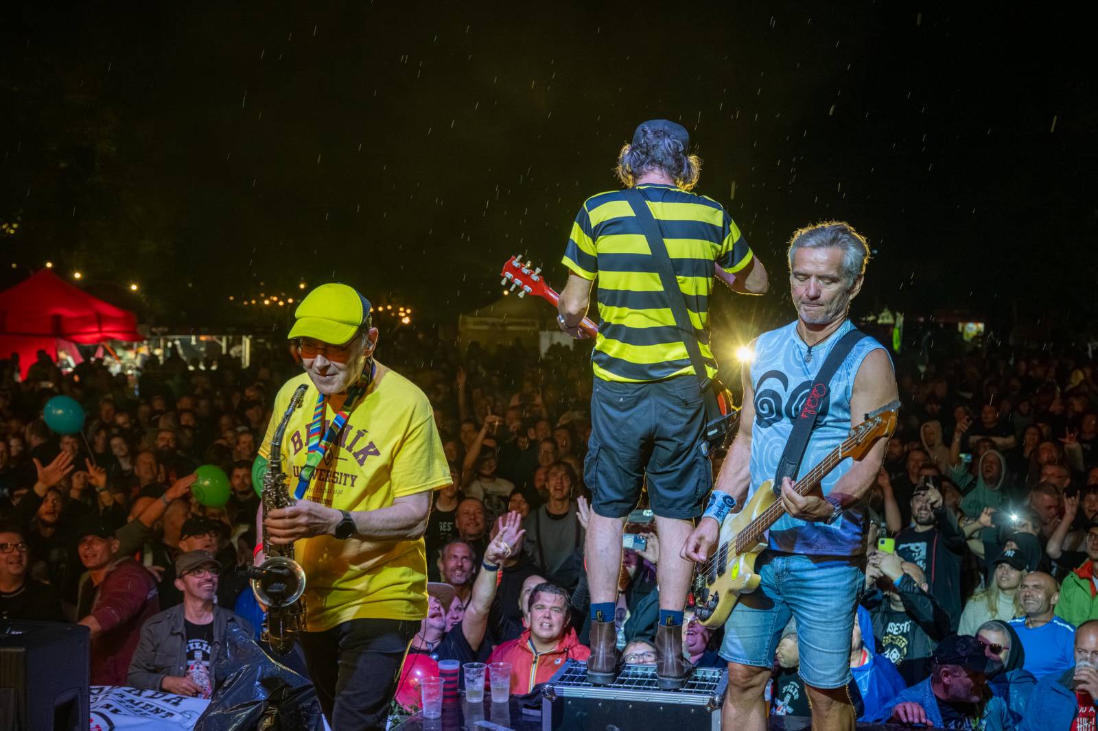 Tři sestry nezastavil ani déšť. V Hořicích pozvali fanoušky na oslavu narozenin do O2 areny