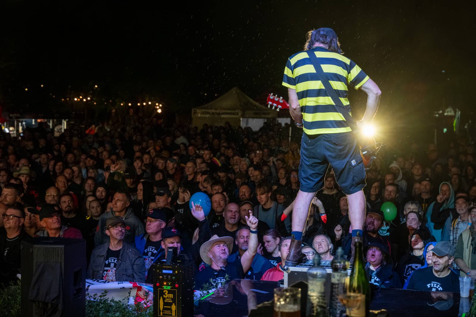 Tři sestry nezastavil ani déšť. V Hořicích pozvali fanoušky na oslavu narozenin do O2 areny