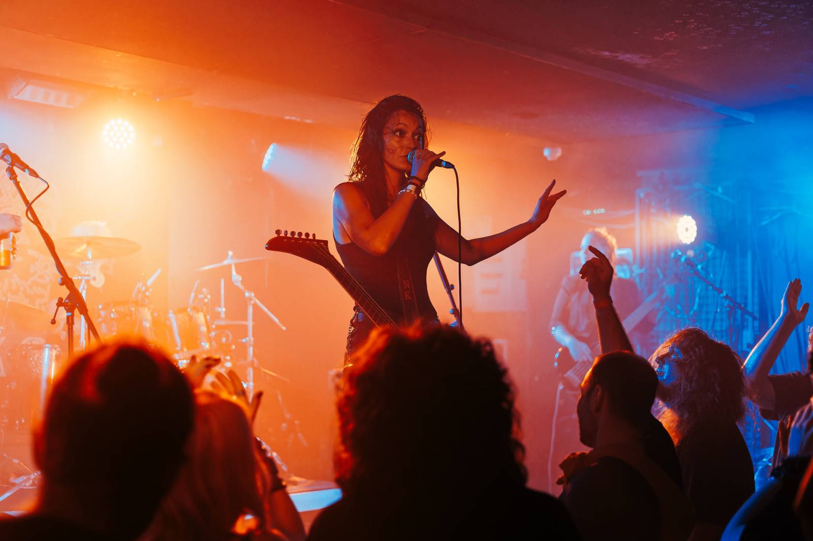 Rock Café hostilo první ročník festivalu StageBound. Zahráli The Agony i The.Swith, kteří se loučili s fanoušky