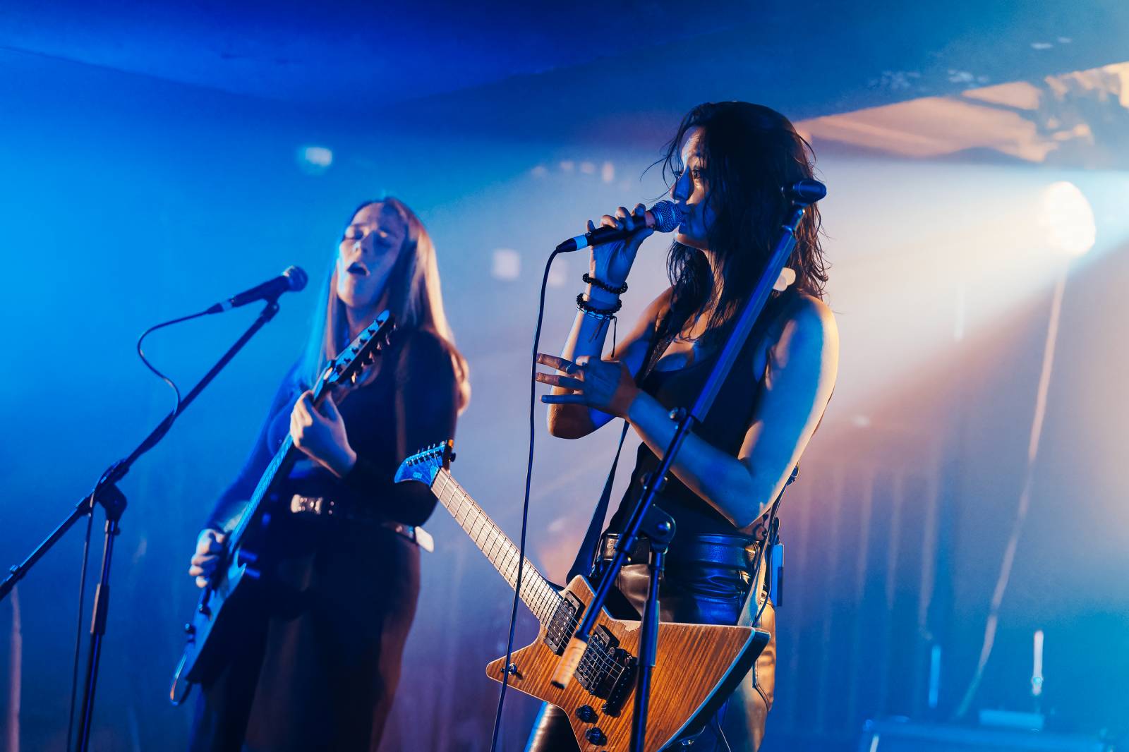 Rock Café hostilo první ročník festivalu StageBound. Zahráli The Agony i The.Swith, kteří se loučili s fanoušky