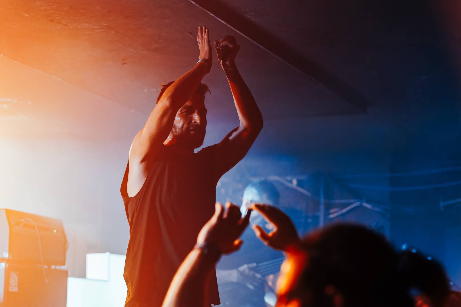 Rock Café hostilo první ročník festivalu StageBound. Zahráli The Agony i The.Swith, kteří se loučili s fanoušky