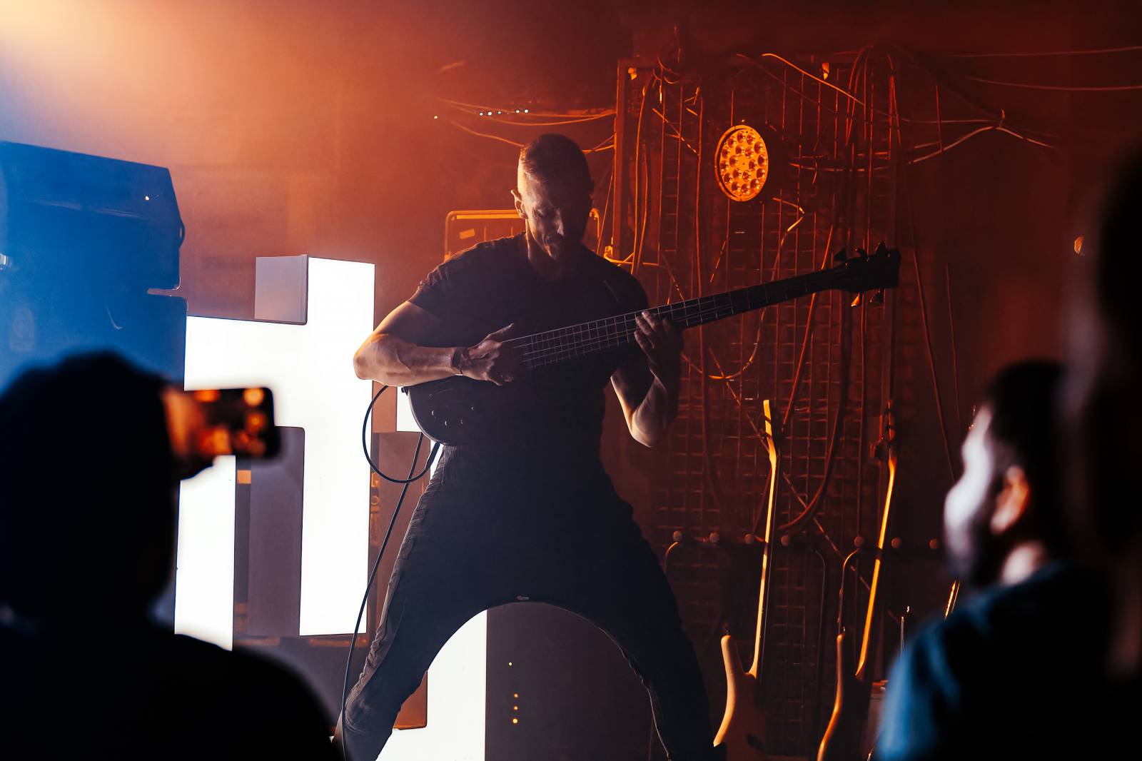 Rock Café hostilo první ročník festivalu StageBound. Zahráli The Agony i The.Swith, kteří se loučili s fanoušky