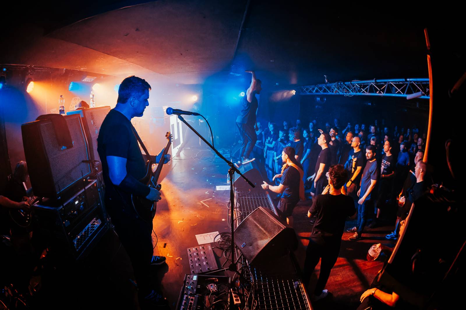 Rock Café hostilo první ročník festivalu StageBound. Zahráli The Agony i The.Swith, kteří se loučili s fanoušky