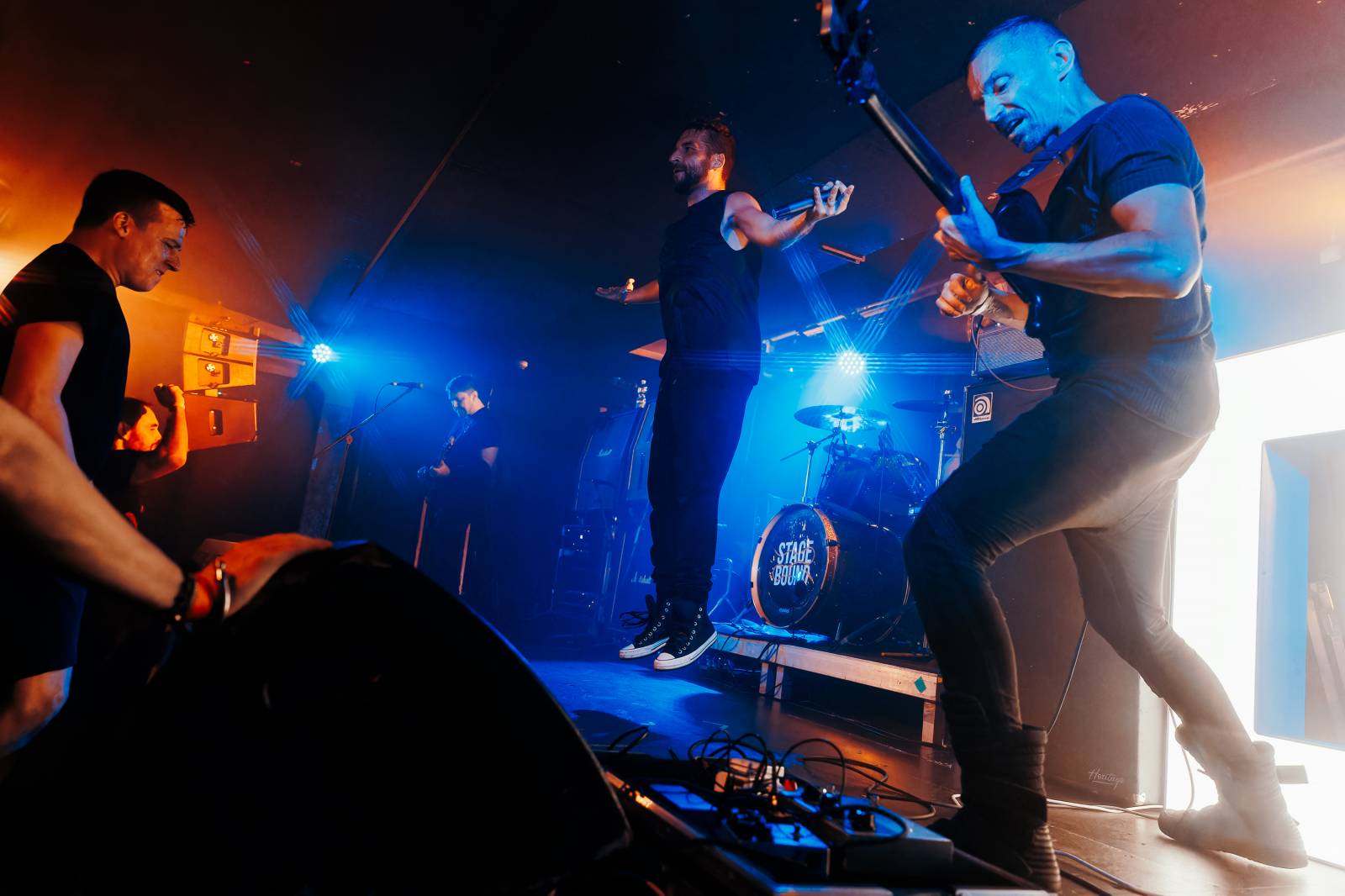 Rock Café hostilo první ročník festivalu StageBound. Zahráli The Agony i The.Swith, kteří se loučili s fanoušky