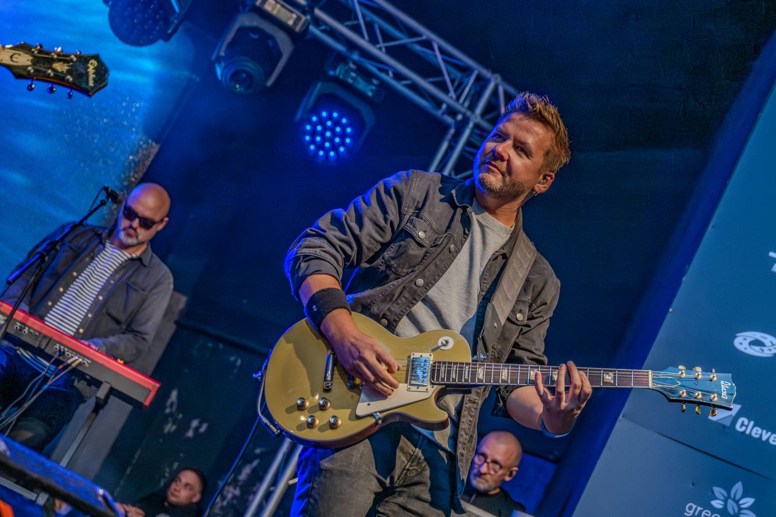 Michal Hrůza pozval fanoušky do Riegrových sadů, dorazila i Klára Vytisková