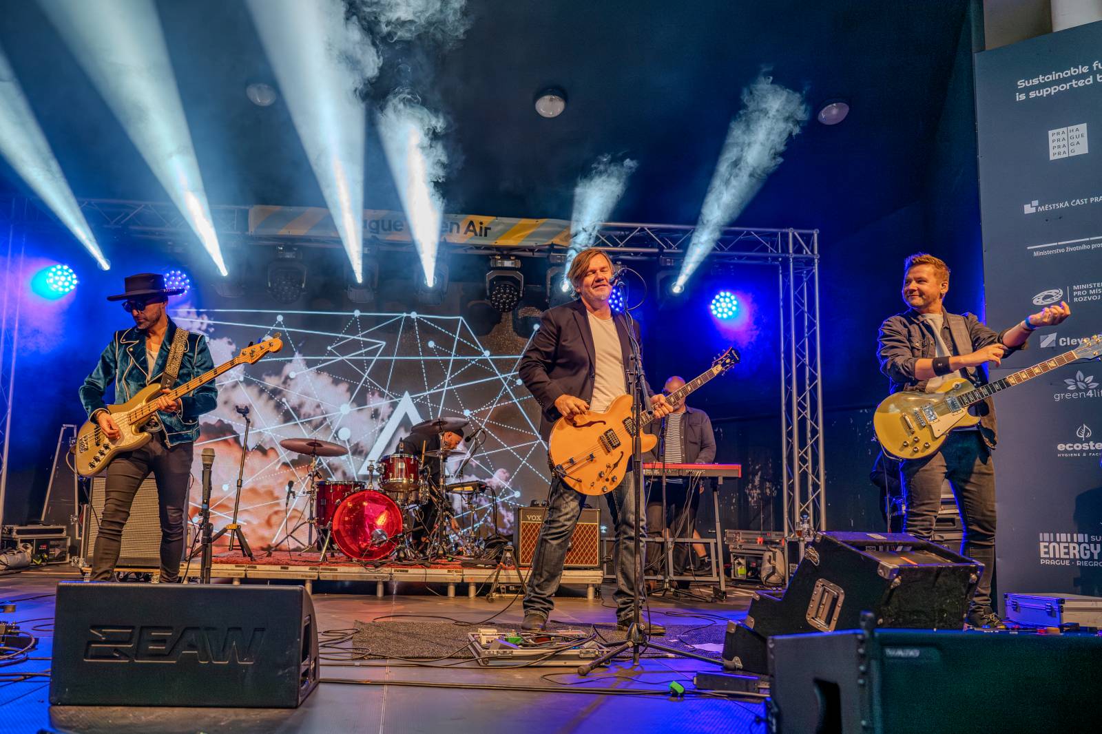 Michal Hrůza pozval fanoušky do Riegrových sadů, dorazila i Klára Vytisková