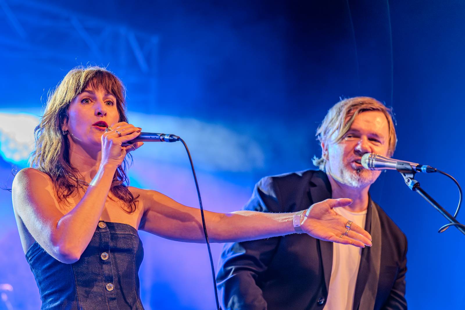 Michal Hrůza pozval fanoušky do Riegrových sadů, dorazila i Klára Vytisková