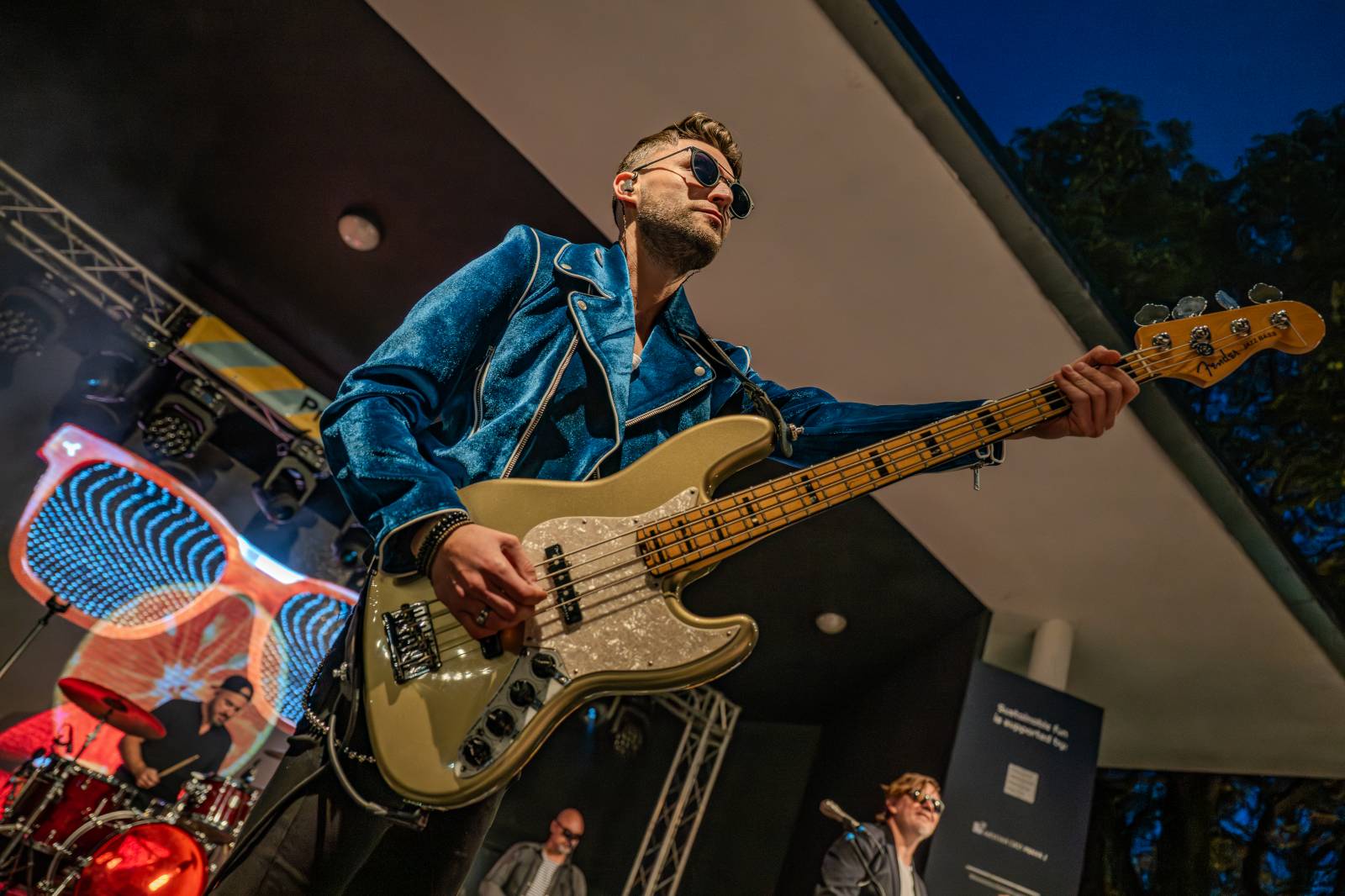 Michal Hrůza pozval fanoušky do Riegrových sadů, dorazila i Klára Vytisková