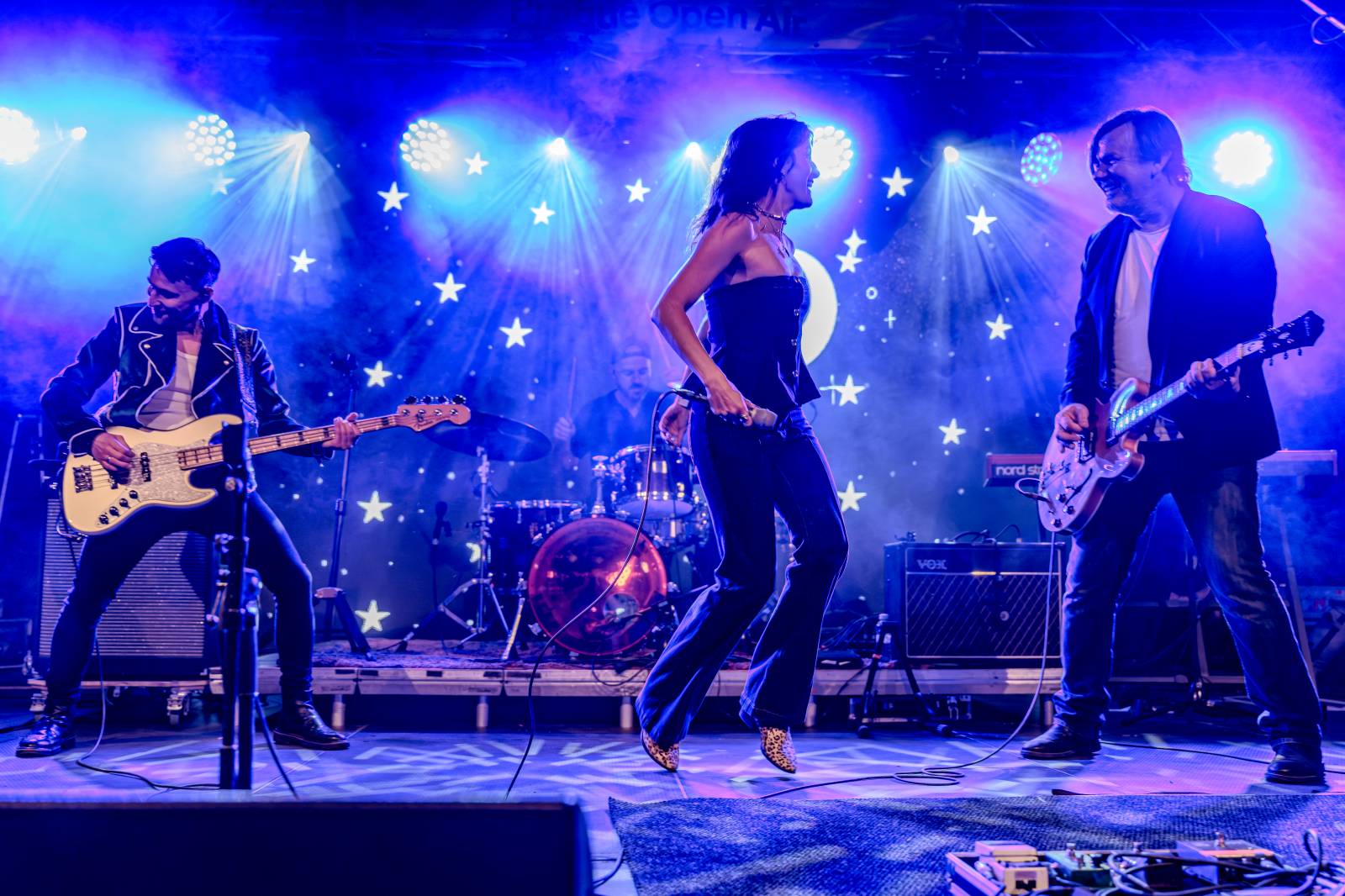 Michal Hrůza pozval fanoušky do Riegrových sadů, dorazila i Klára Vytisková