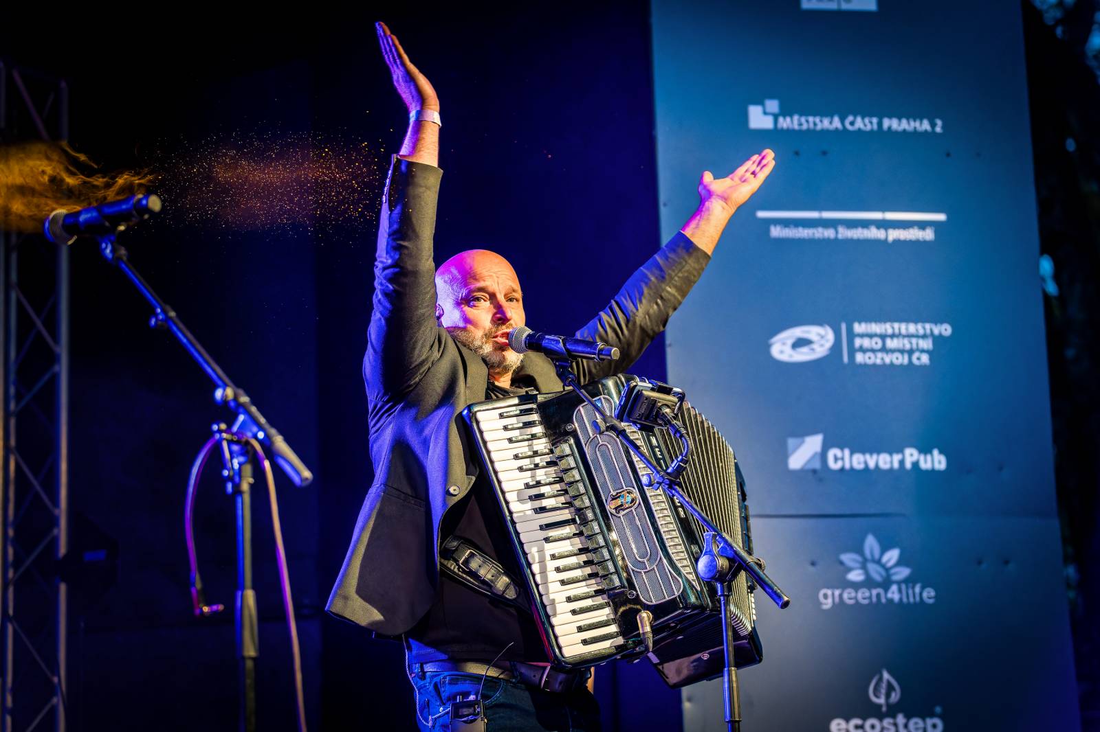 Kandráčovci přivezli do Prahy slovenský folklor, doprovodila je Marianna Železná