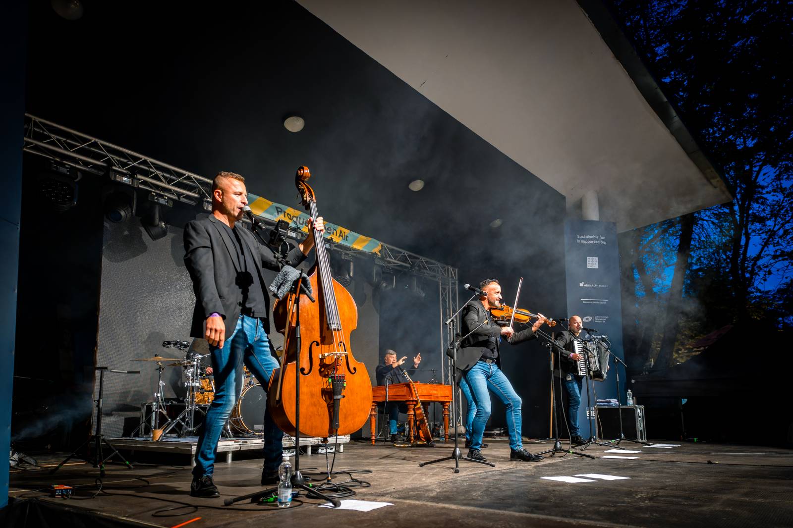 Kandráčovci přivezli do Prahy slovenský folklor, doprovodila je Marianna Železná