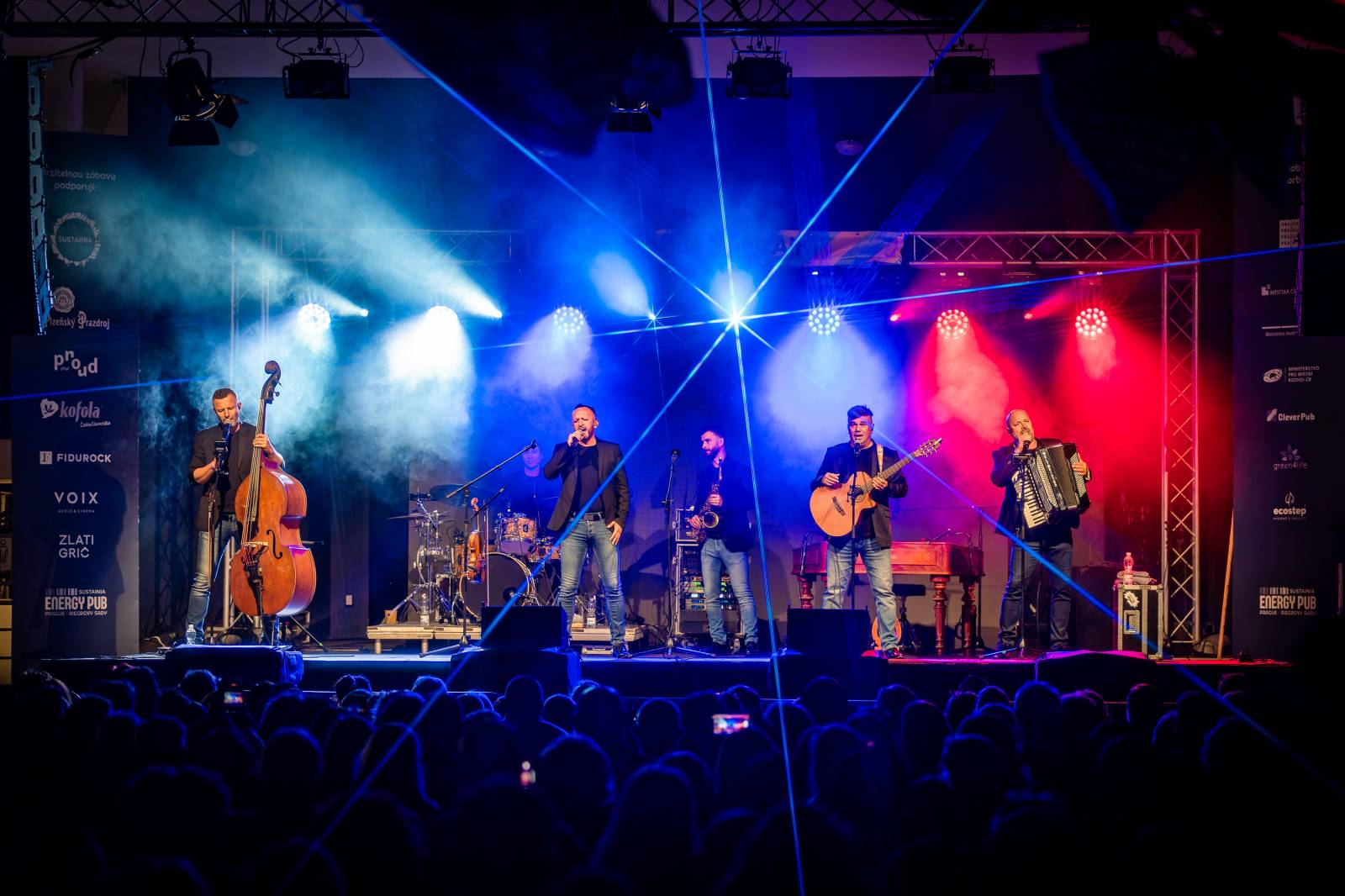 Kandráčovci přivezli do Prahy slovenský folklor, doprovodila je Marianna Železná