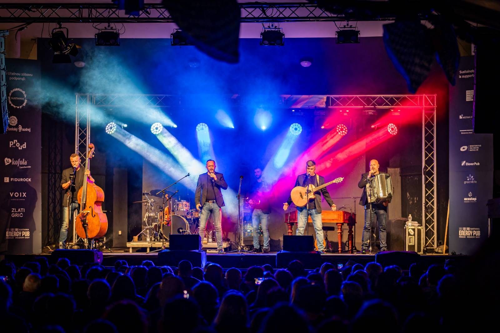 Kandráčovci přivezli do Prahy slovenský folklor, doprovodila je Marianna Železná