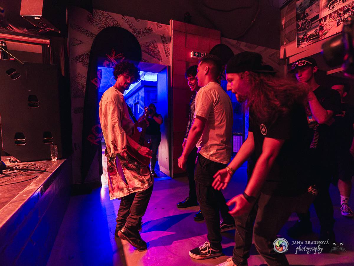 StageBound festival se přesunul do Plzně, v Divadle pod lampou vystoupil Pan Lynx a další