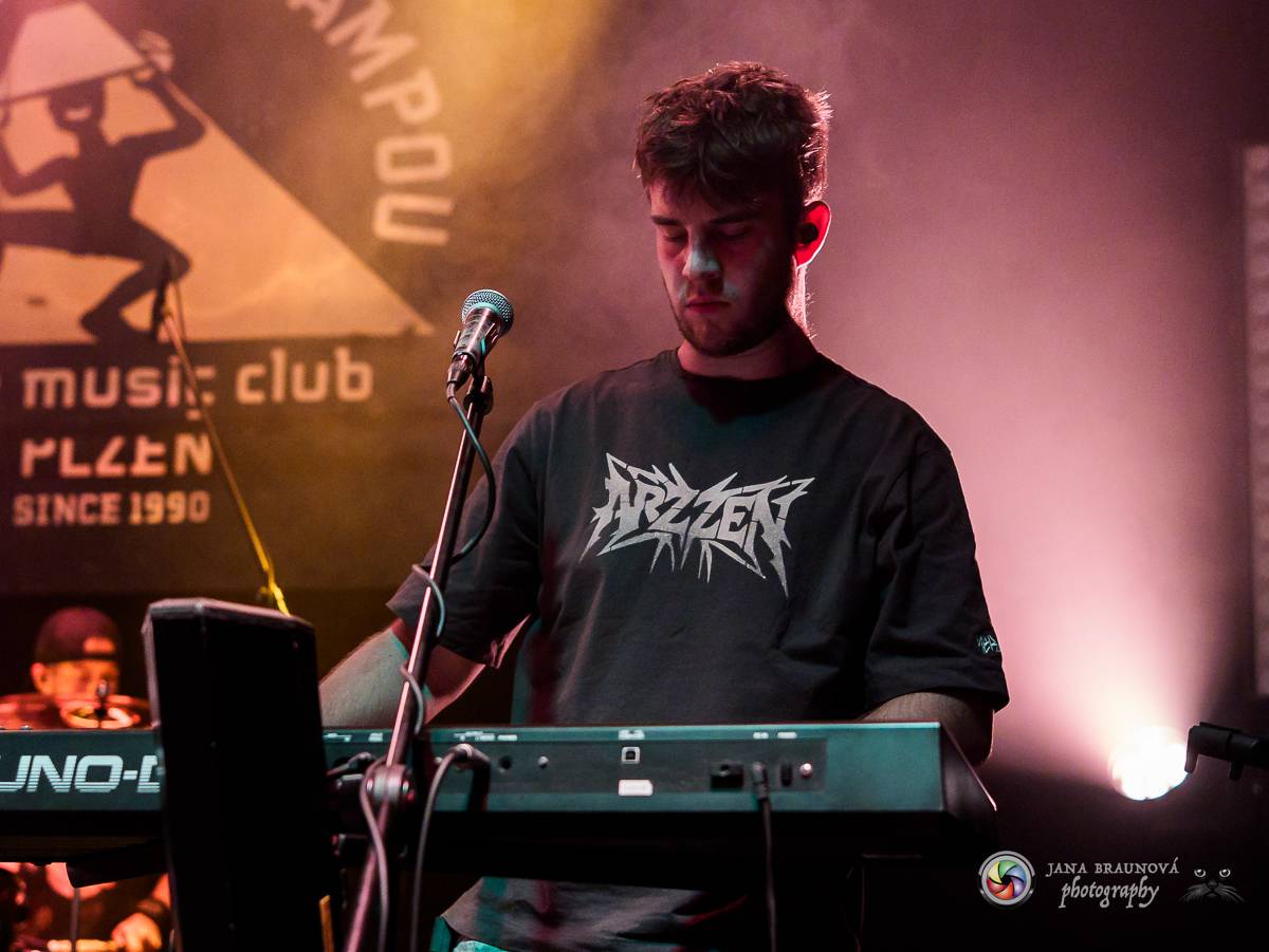 StageBound festival se přesunul do Plzně, v Divadle pod lampou vystoupil Pan Lynx a další