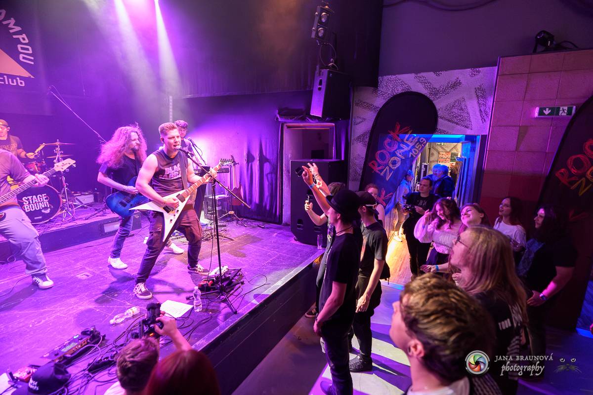 StageBound festival se přesunul do Plzně, v Divadle pod lampou vystoupil Pan Lynx a další