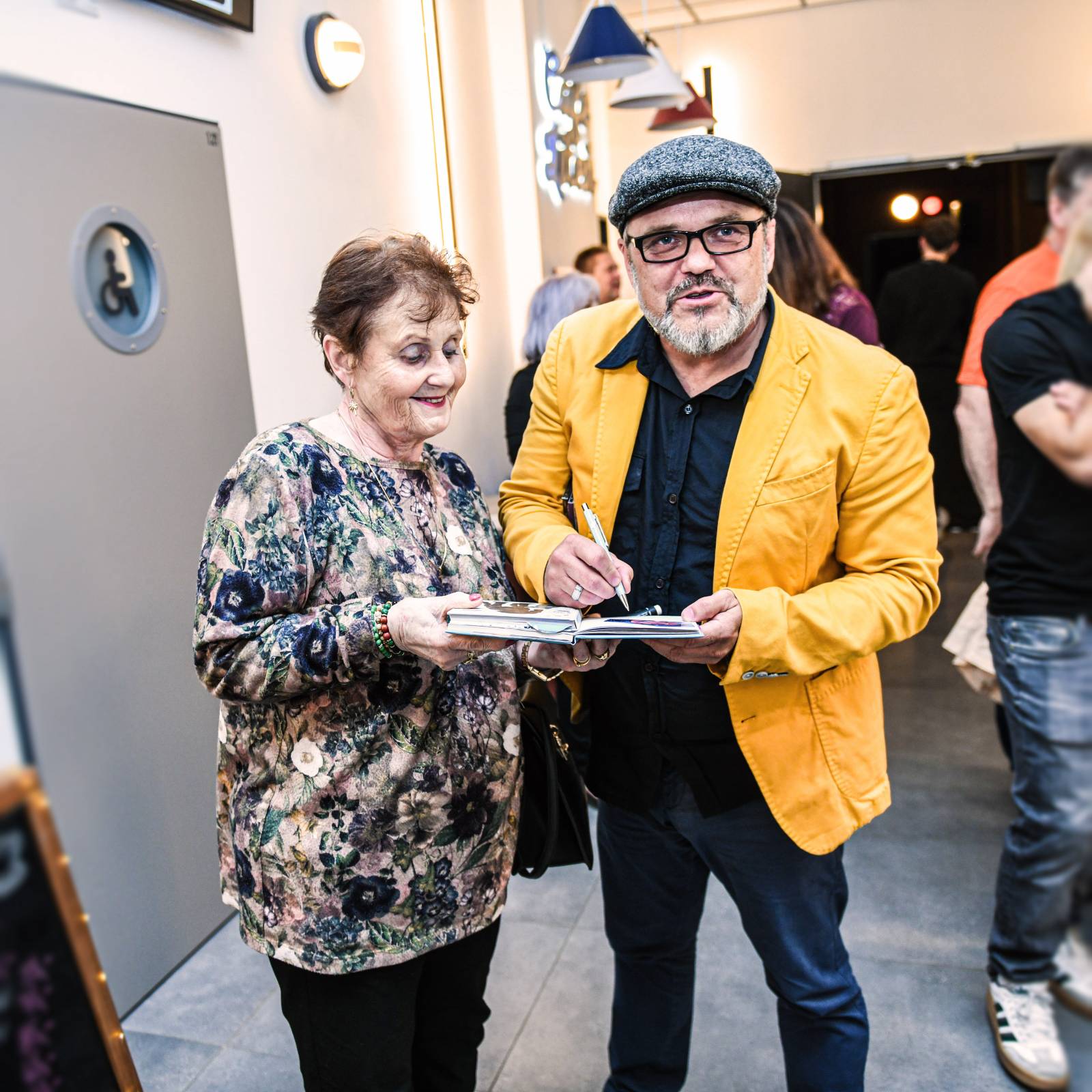 Pavel Šporcl, Eva Burešová, Štěpán Rak a Thom Artway bavili publikum v talkshow U Aleše na střeše