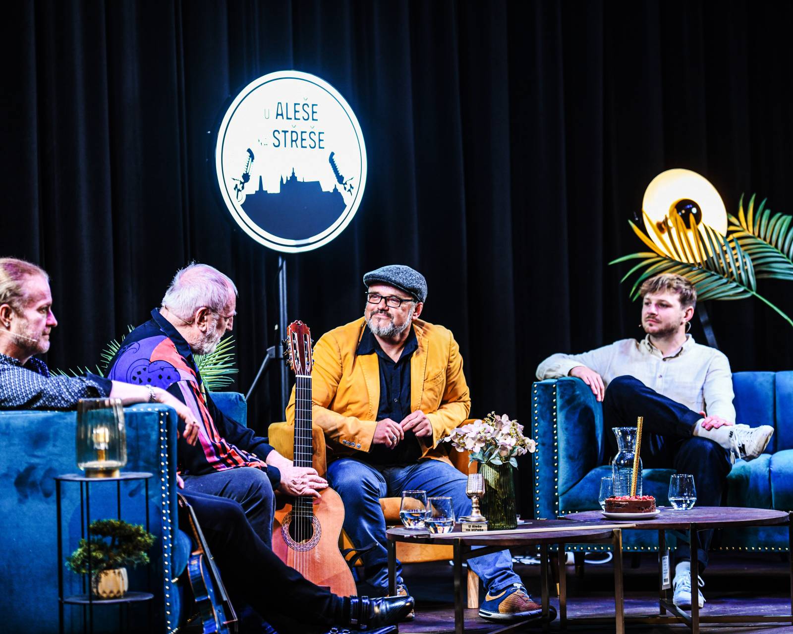 Pavel Šporcl, Eva Burešová, Štěpán Rak a Thom Artway bavili publikum v talkshow U Aleše na střeše